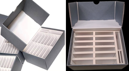 Caixa com divisórias para slides de vidro